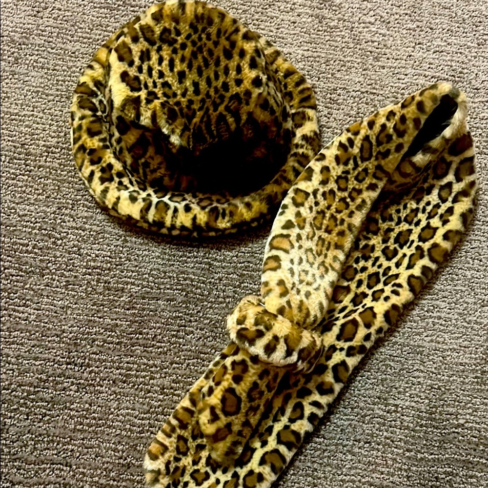 Wilsons Leather Kids Hat and Scarf